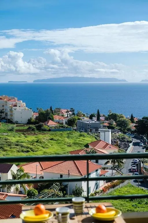 Апартаменты Vista Mar - Modern Sea Views In Canico De Baixo